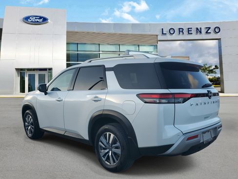 Used 2025 Nissan Pathfinder SL image 7