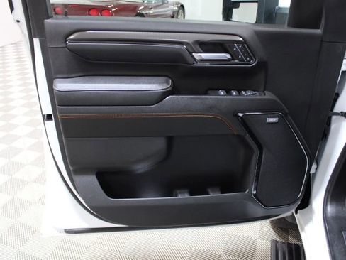 Used 2024 GMC Sierra 2500 AT4 w/ AT4 Premium Plus Package image 17