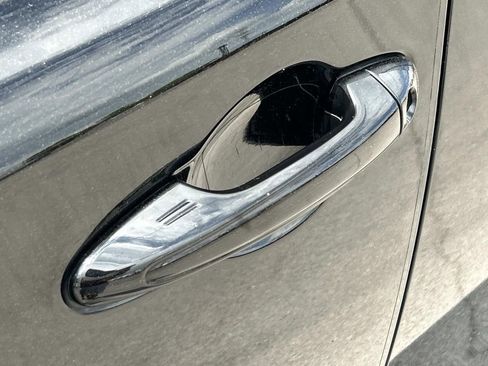 Used 2018 Toyota RAV4 XLE image 16