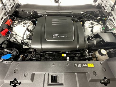 Certified 2024 Land Rover Defender 110 S image 29