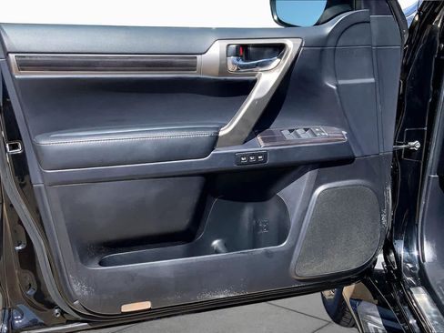 Used 2021 Lexus GX 460 Premium w/ Premium Package AWD/4WD image 21