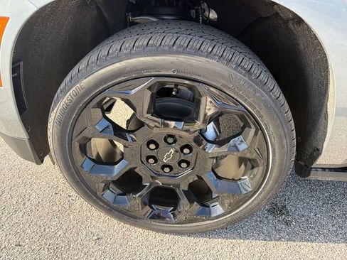 New 2026 Chevrolet Suburban High Country AWD/4WD image 19
