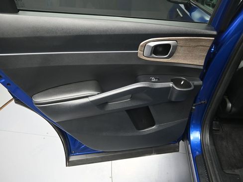 Certified 2022 Kia Sorento EX w/ Panoramic Sunroof Package image 30