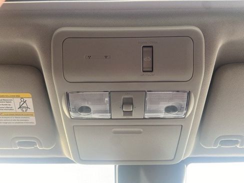 Used 2024 Nissan Frontier SL image 22