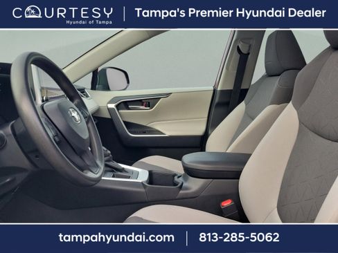 Used 2024 Toyota RAV4 XLE image 22