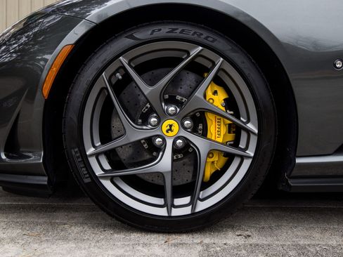 Used 2020 Ferrari 812 Superfast image 9