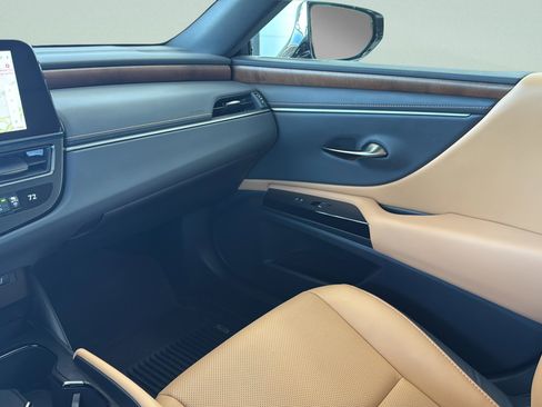 Used 2025 Lexus ES 350 w/ Premium Package FWD image 33