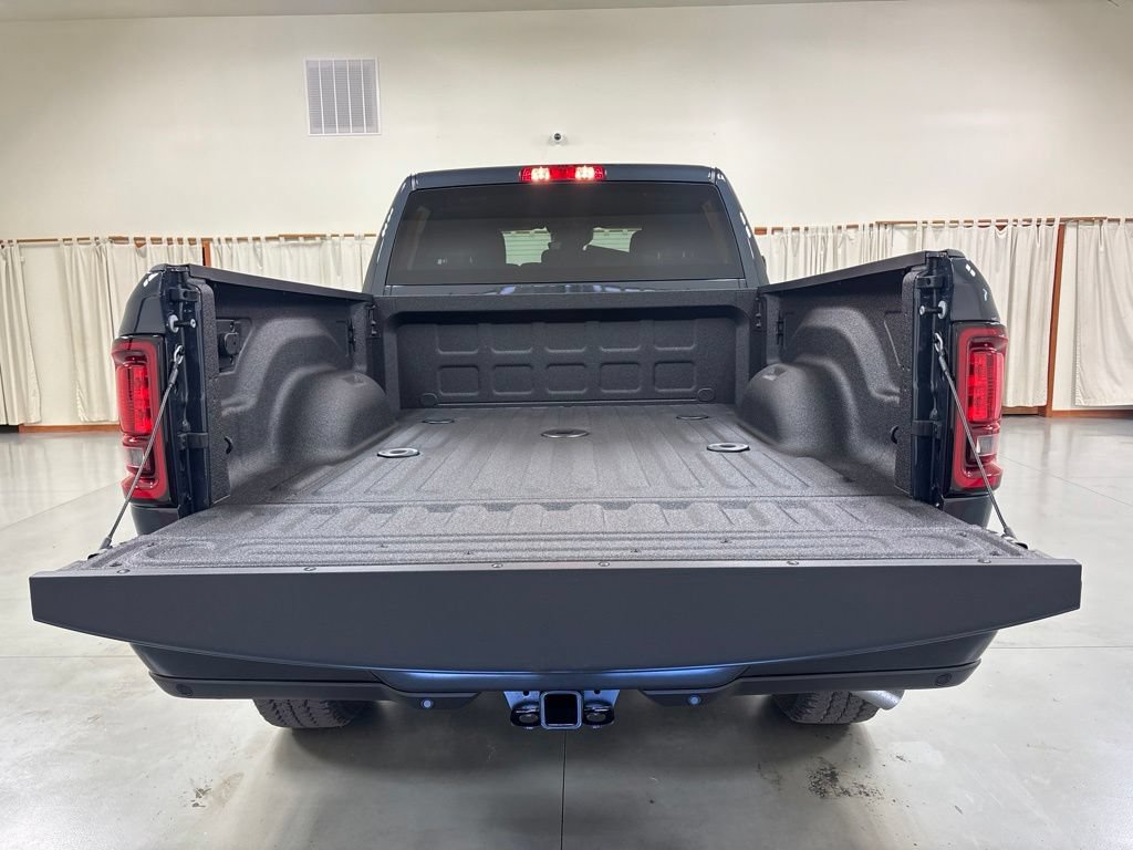 New 2026 RAM 2500 Big Horn AWD/4WD image 9