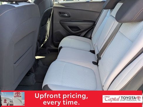 Used 2020 Chevrolet Trax LS FWD image 10