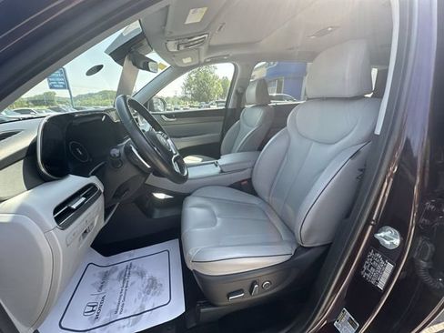Used 2024 Hyundai Palisade SEL w/ Premium Package FWD image 15
