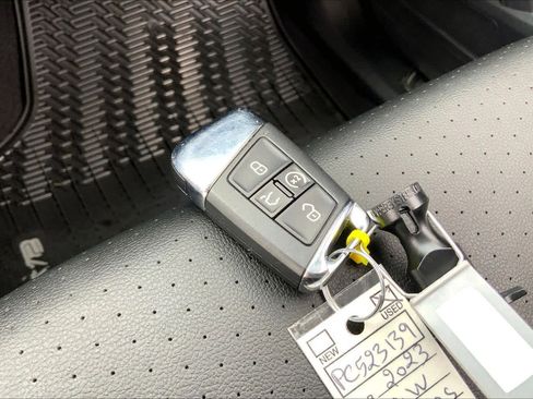 Used 2023 Volkswagen Atlas SEL R-Line AWD/4WD image 15