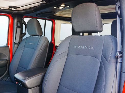 Used 2020 Jeep Wrangler Unlimited Sahara image 10