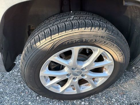 Used 2017 Jeep Cherokee Latitude w/ Trailer Tow Group image 15