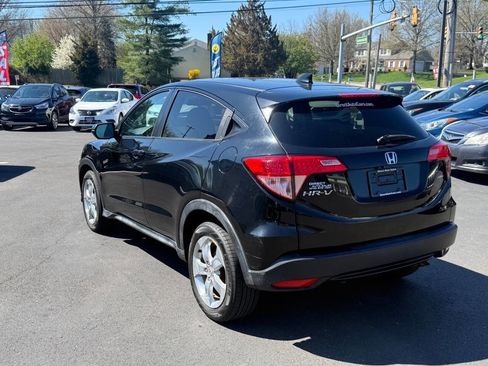 Used 2016 Honda HR-V EX image 9