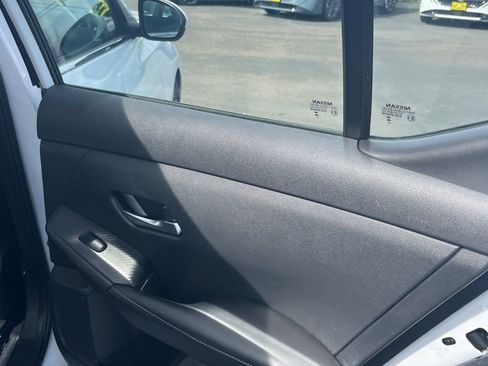 Used 2023 Nissan Sentra SV image 7