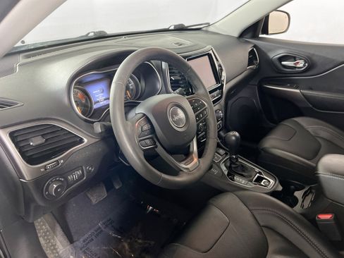 Used 2022 Jeep Cherokee Limited image 9