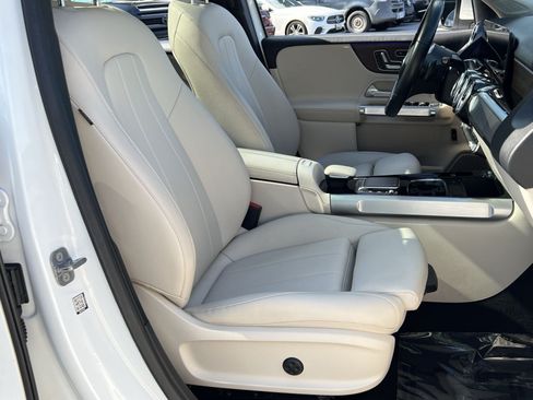 Used 2023 Mercedes-Benz GLB 250 4MATIC image 33