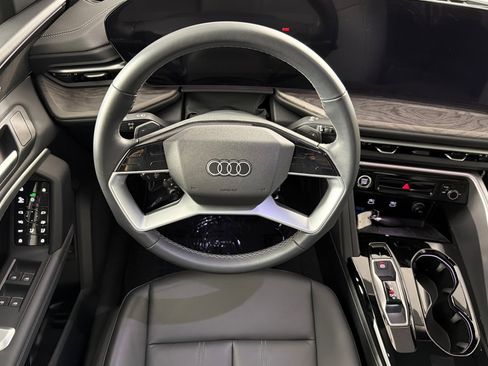 Used 2025 Audi Q5 Premium Plus w/ Premium Plus AWD/4WD image 13