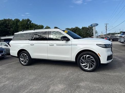 Used 2025 Lincoln Navigator L Reserve AWD/4WD image 18