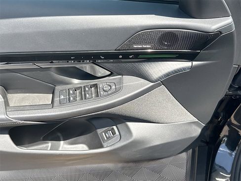 Used 2024 BMW 530i w/ Premium Package image 19