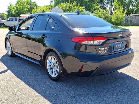Used 2022 Toyota Corolla LE w/ LE Convenience Package FWD image 21