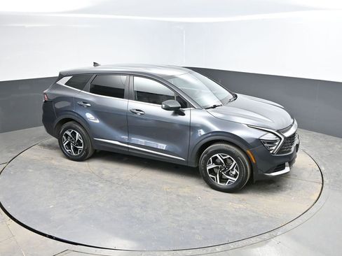 Used 2025 Kia Sportage LX image 23