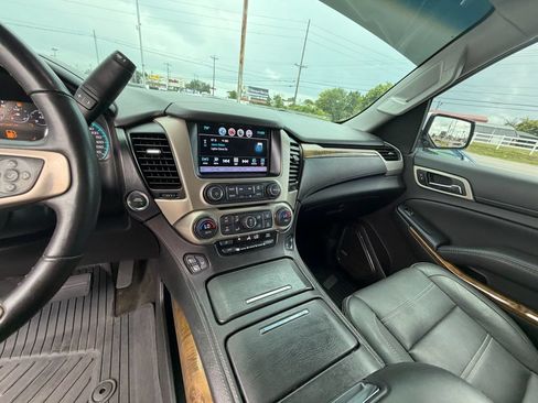Used 2017 GMC Yukon Denali AWD/4WD image 10