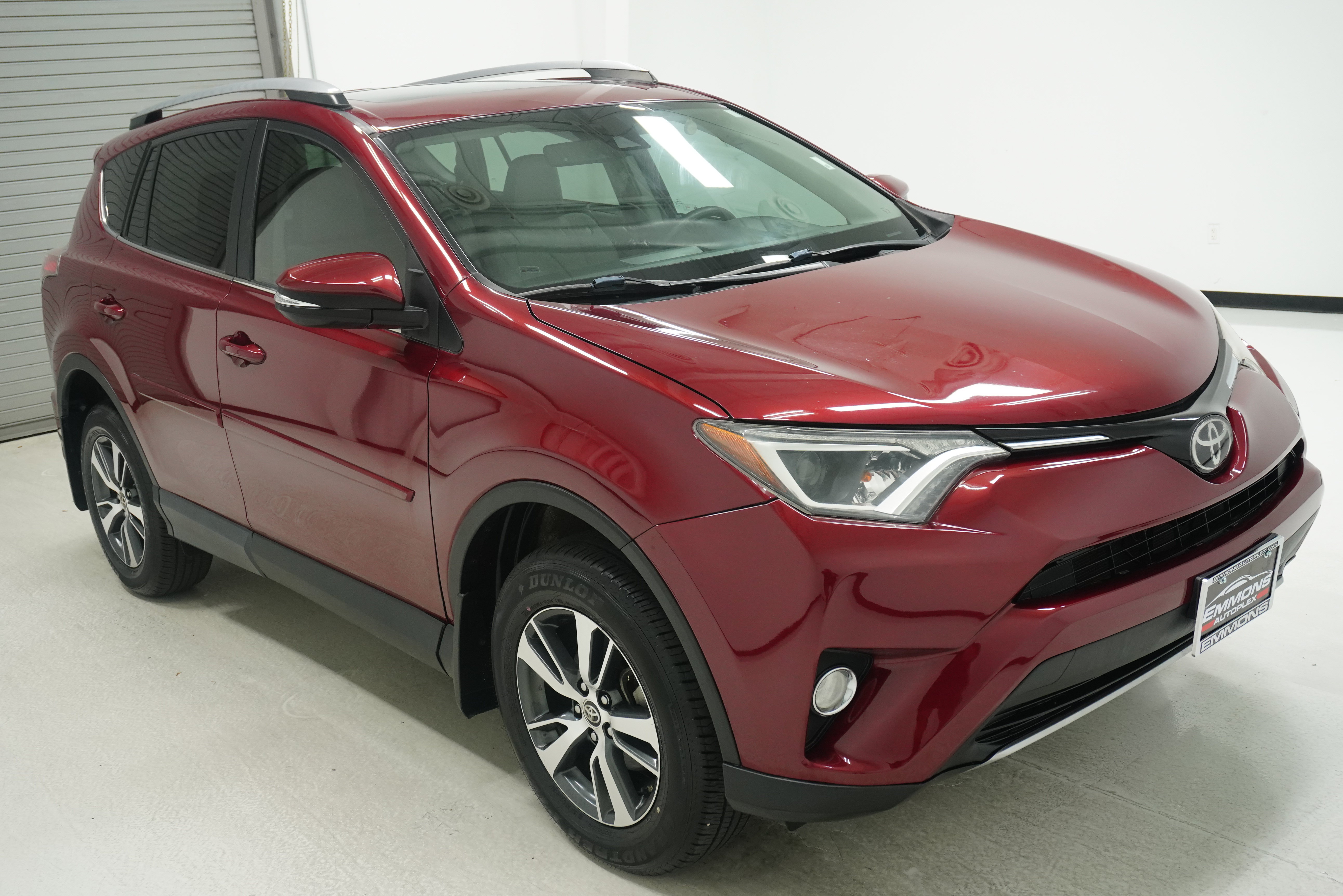 Used 2018 Toyota RAV4 XLE FWD image 3