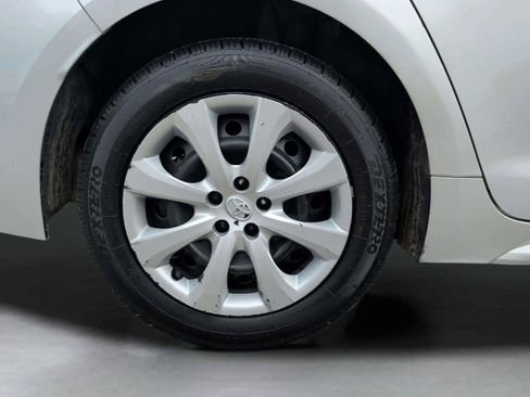 Used 2021 Toyota Corolla LE FWD image 39