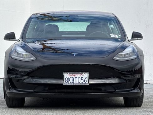 Used 2019 Tesla Model 3 Mid Range image 9