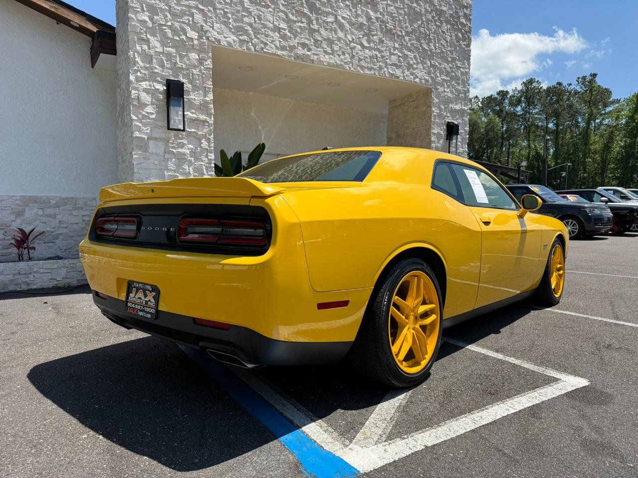 Used 2019 Dodge Challenger R/T RWD image 18