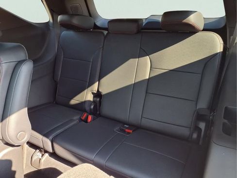 New 2026 Chevrolet Traverse Z71 w/ Enhanced Driving Package AWD/4WD image 21