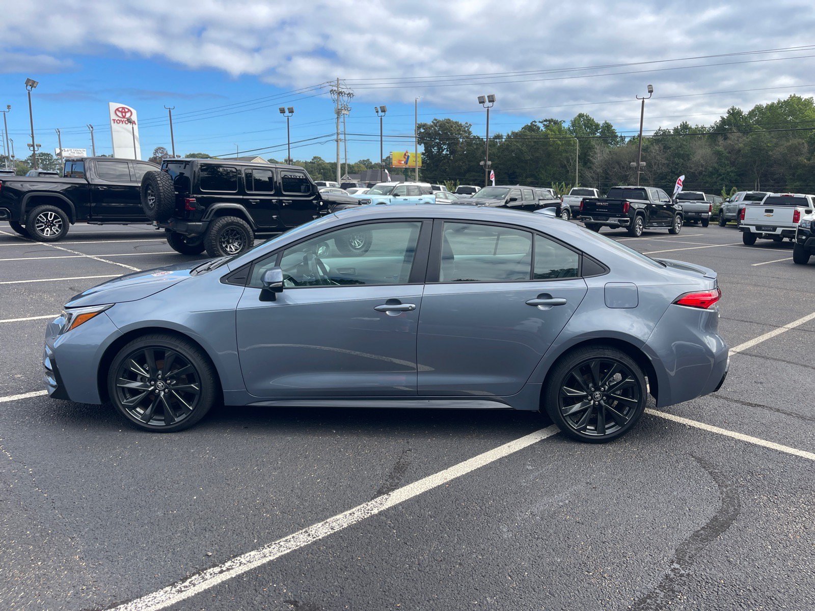 Used 2024 Toyota Corolla SE FWD image 13