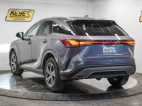 Used 2023 Lexus RX 350 Premium image 2