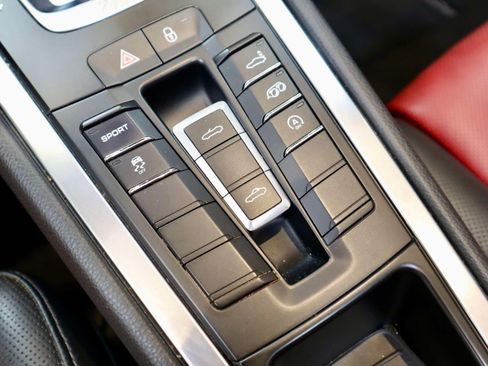 Used 2017 Porsche 718 Boxster RWD image 26