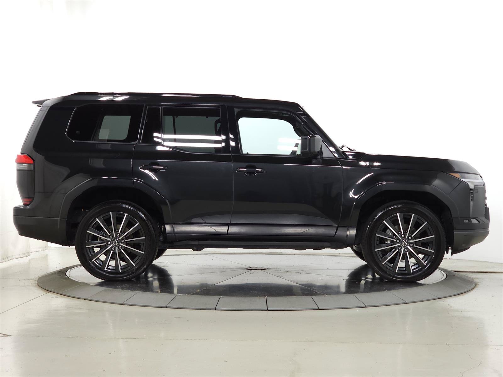 Used 2024 Lexus GX 550 w/ Accessory Package (Z1) AWD/4WD image 12