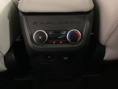 Used 2025 Ford Explorer Platinum w/ Ultimate Package AWD/4WD image 22