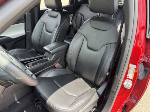 Certified 2025 Jeep Compass Limited AWD/4WD image 16