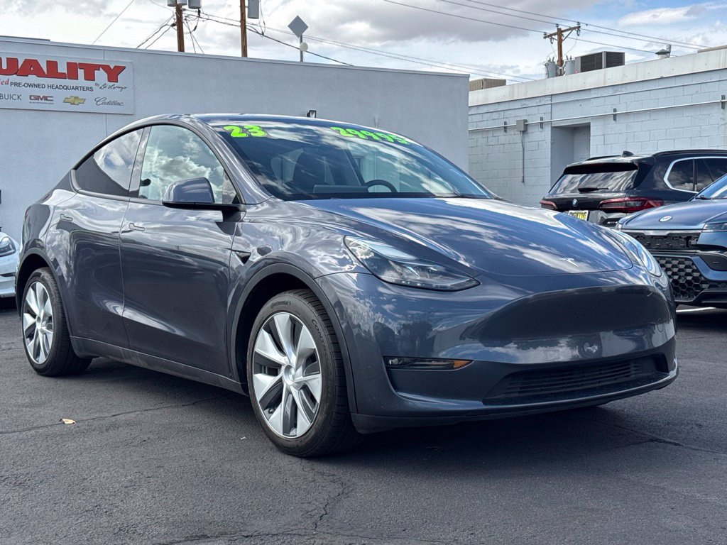 Used 2023 Tesla Model Y Long Range AWD/4WD image 1
