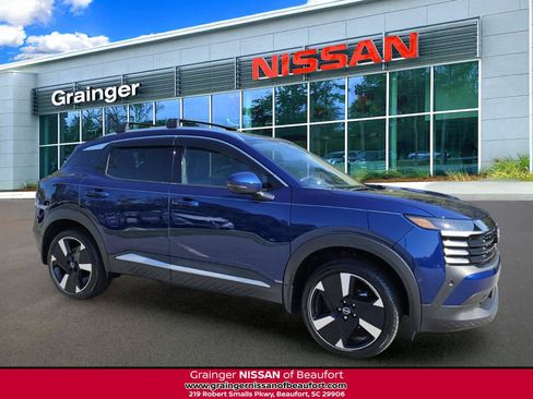 Used 2025 Nissan Kicks SR FWD image 1