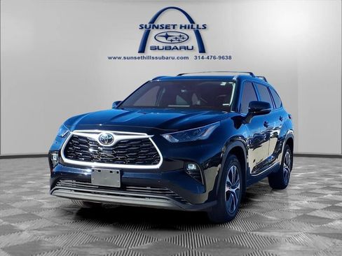 Used 2022 Toyota Highlander XLE image 25