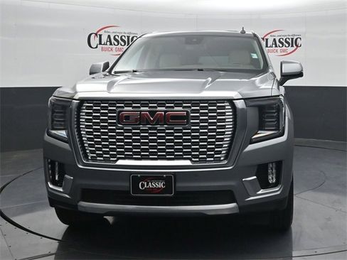 Used 2023 GMC Yukon XL Denali image 4