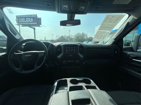 Used 2021 Chevrolet Silverado 2500 Custom w/ Custom Value Package image 21