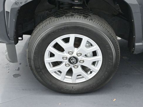 Used 2024 Toyota Tacoma SR5 image 31