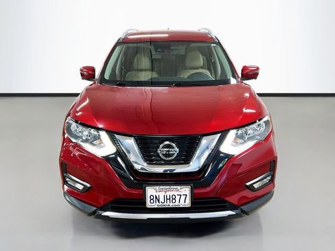 Used 2019 Nissan Rogue SL image 2