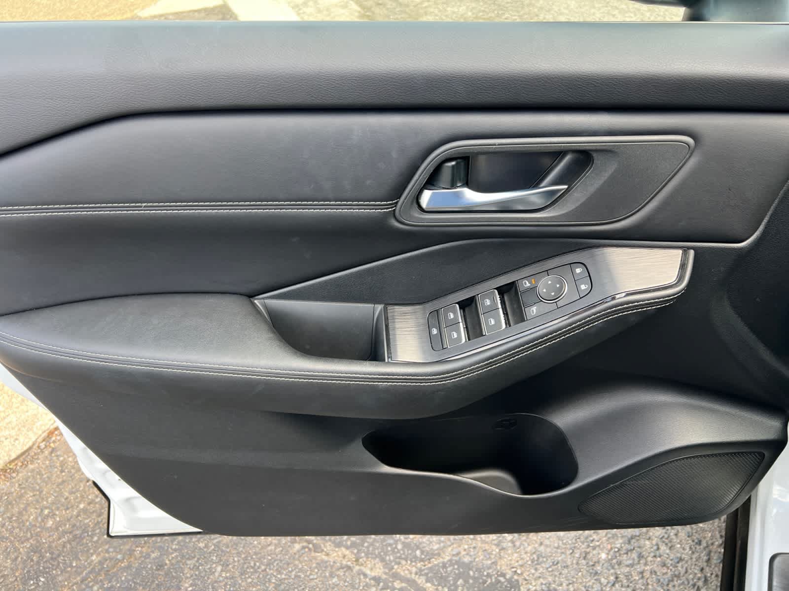 Certified 2024 Nissan Rogue SL AWD/4WD image 19