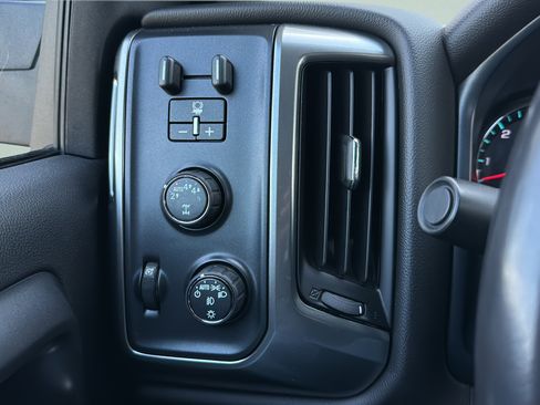 Used 2018 Chevrolet Silverado 1500 LT w/ All Star Edition AWD/4WD image 19