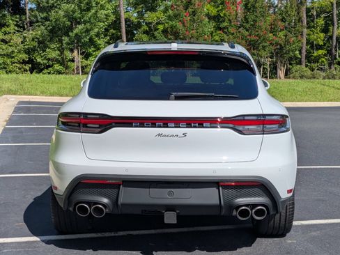 Certified 2025 Porsche Macan S AWD/4WD image 28
