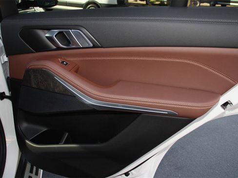 Used 2022 BMW X5 xDrive40i w/ Premium Package image 25