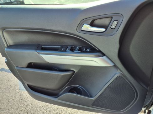 Used 2022 Chevrolet Colorado LT w/ LT Convenience Package AWD/4WD image 18
